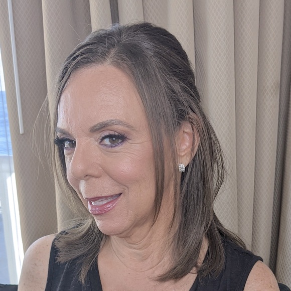 Meet your Posher: LIKE to Bookmark - Picture 1 of 1